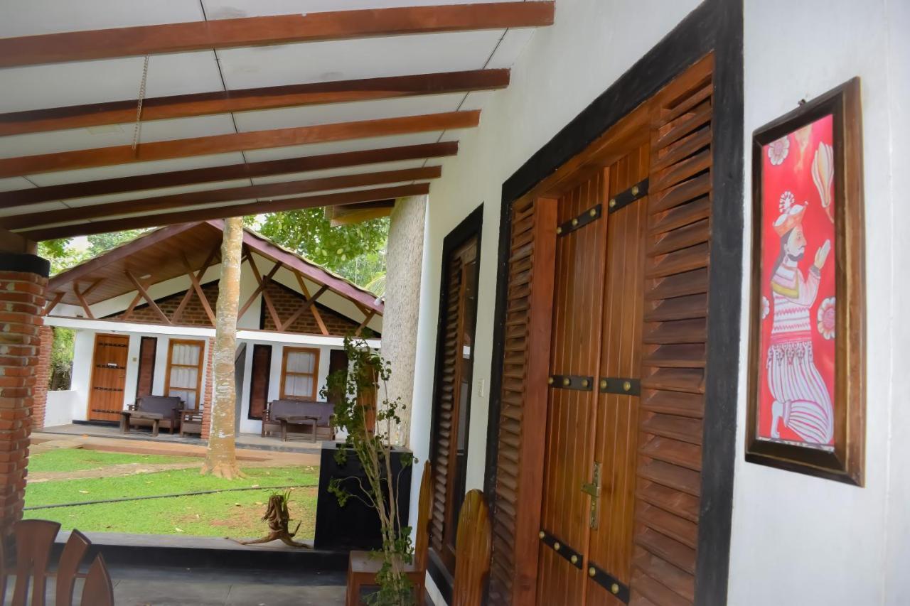 Green Cottage Anuradhapura Exteriör bild