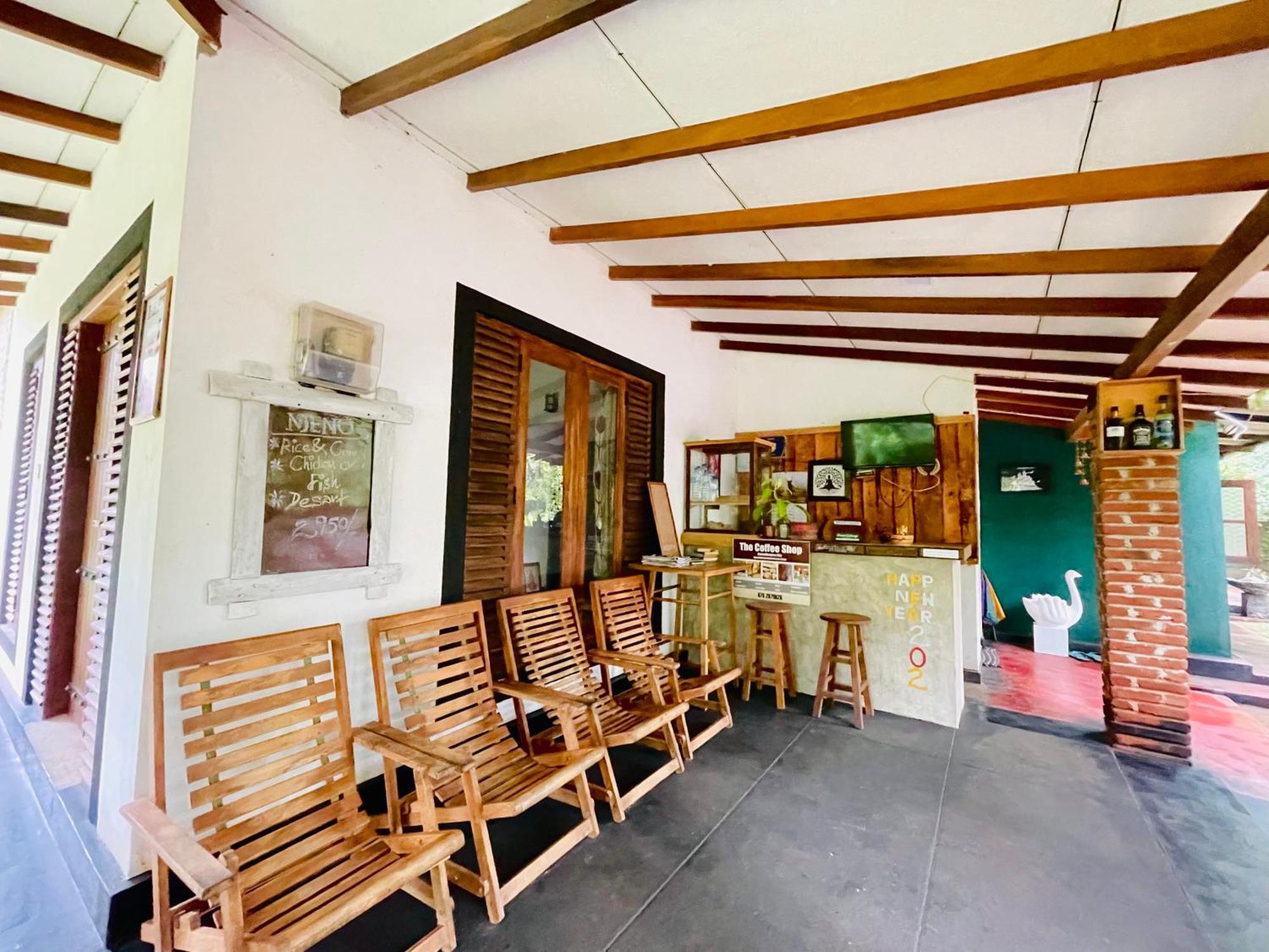 Green Cottage Anuradhapura Exteriör bild