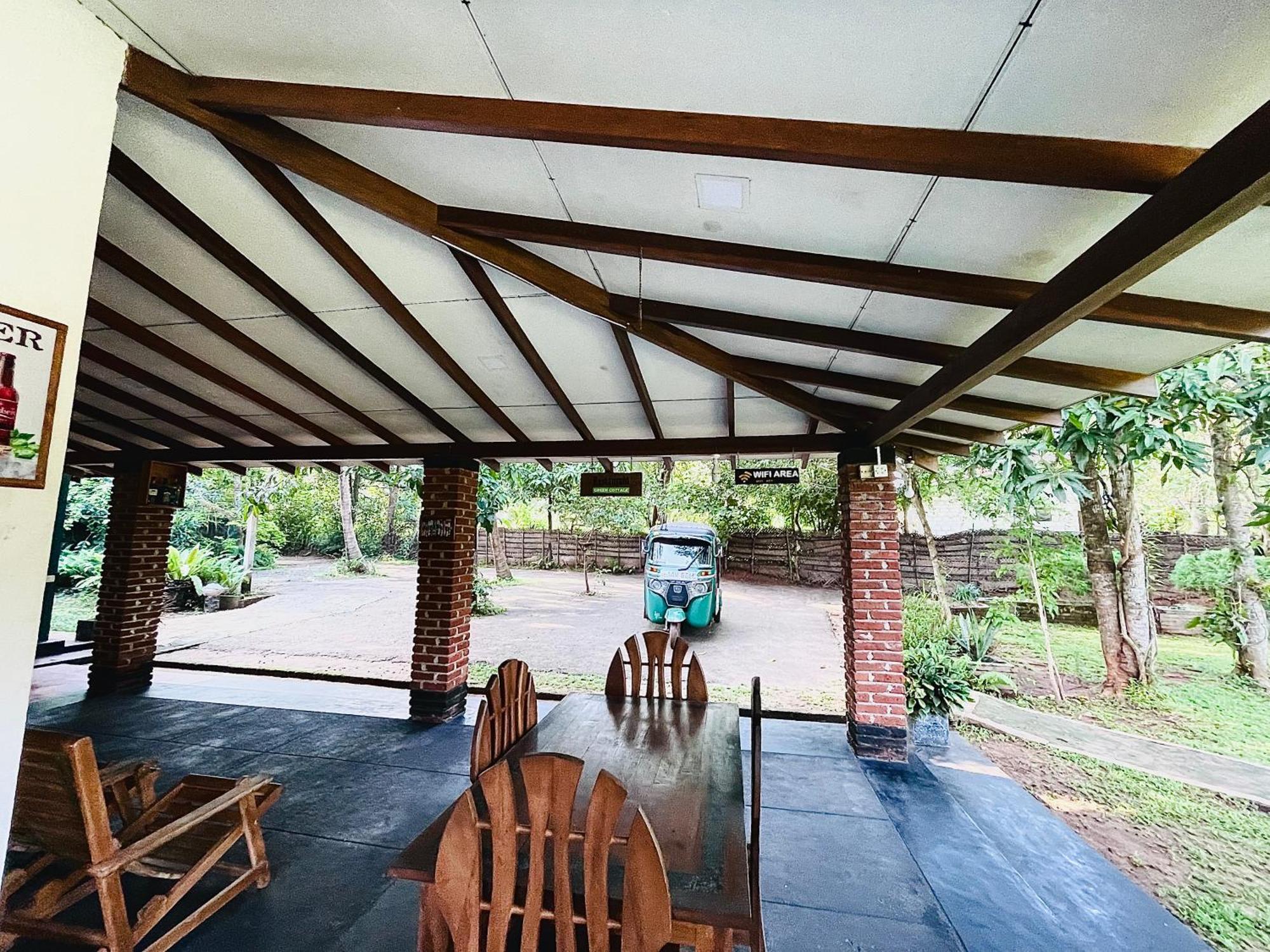 Green Cottage Anuradhapura Exteriör bild