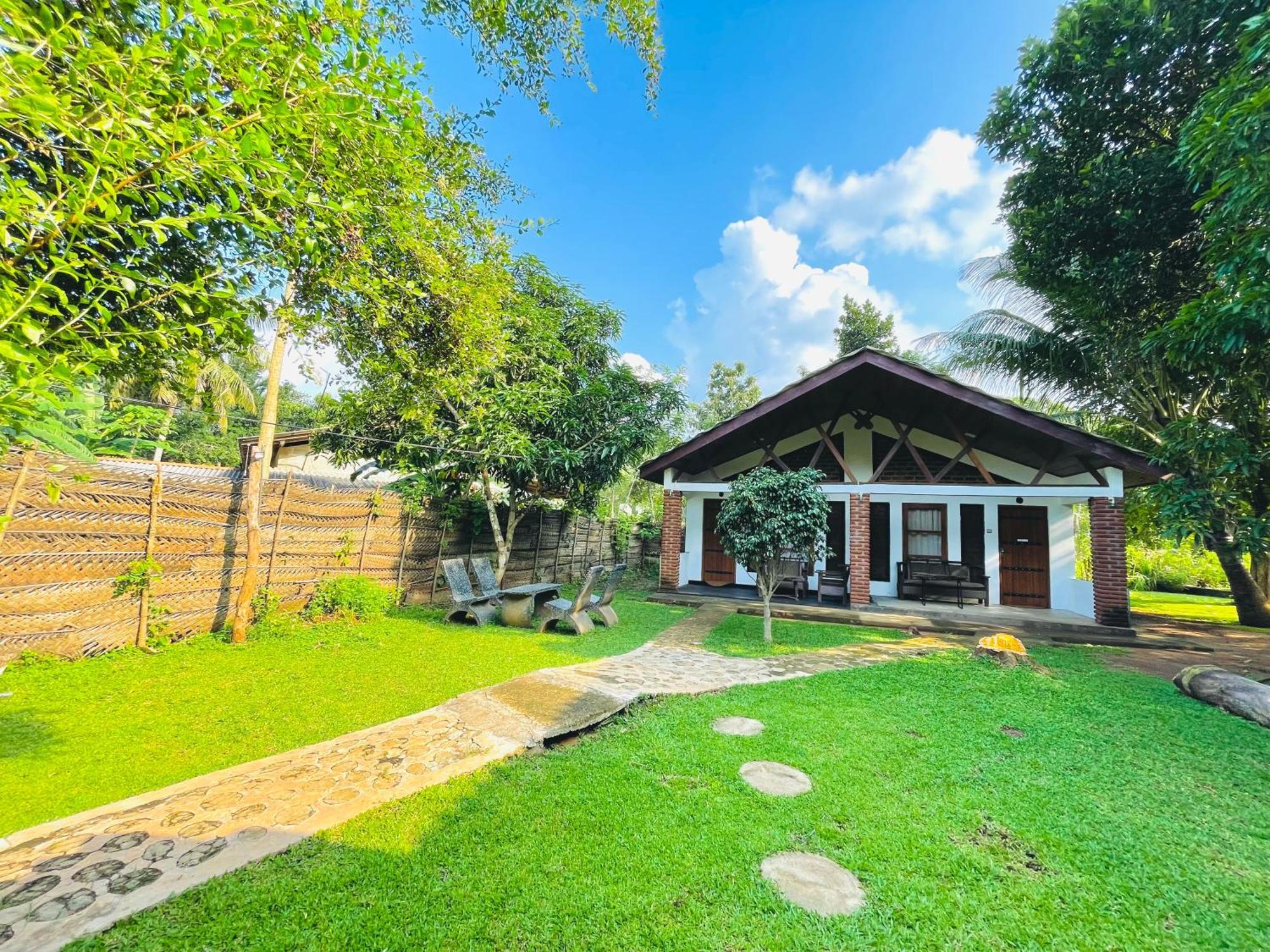 Green Cottage Anuradhapura Exteriör bild